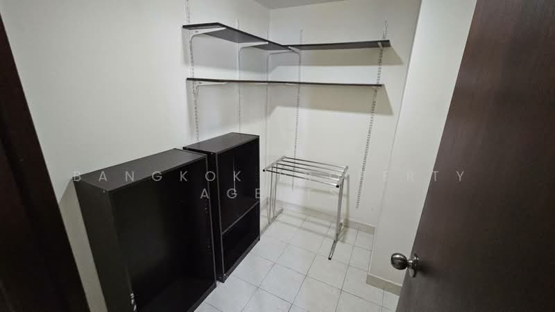 Baan Sukhumvit 14, Bangkok, 1/1 Soi Sukhumvit 14, Khlong Toei, Bangkok, 3 Bedrooms, 200 sqm, Condo For Rent, by BANGKOK PROPERTY AGENTS, 500326305 - DDproperty.com