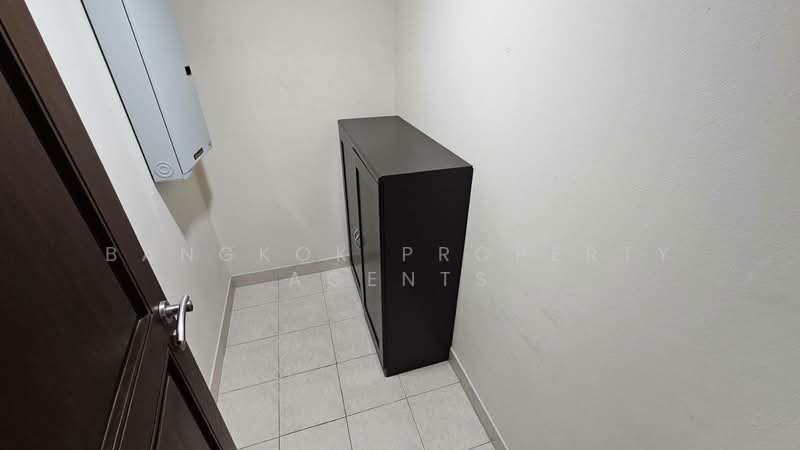 Baan Sukhumvit 14, Bangkok, 1/1 Soi Sukhumvit 14, Khlong Toei, Bangkok, 3 Bedrooms, 200 sqm, Condo For Rent, by BANGKOK PROPERTY AGENTS, 500326305 - DDproperty.com