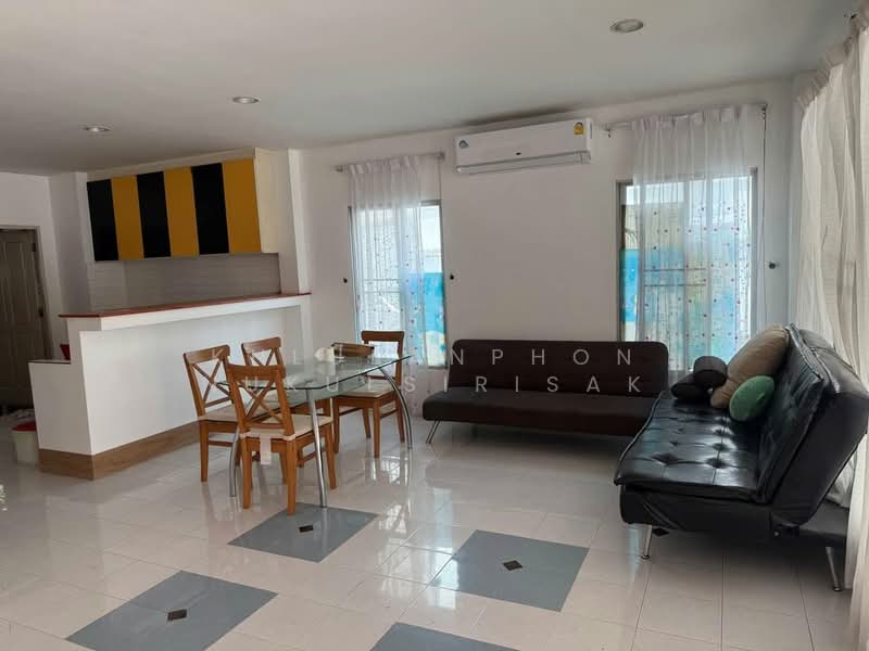 3-BR Townhouse, Bangkok, Hua Mak, Bang Kapi, Bangkok, 3 Bedrooms, 204 sqm, Townhouse For Rent, by Khlueanphon Nukulsirisak, 500326327 - DDproperty.com