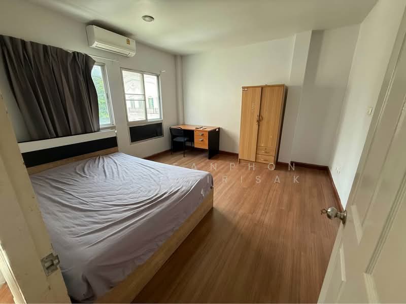 3-BR Townhouse, Bangkok, Hua Mak, Bang Kapi, Bangkok, 3 Bedrooms, 204 sqm, Townhouse For Rent, by Khlueanphon Nukulsirisak, 500326327 - DDproperty.com