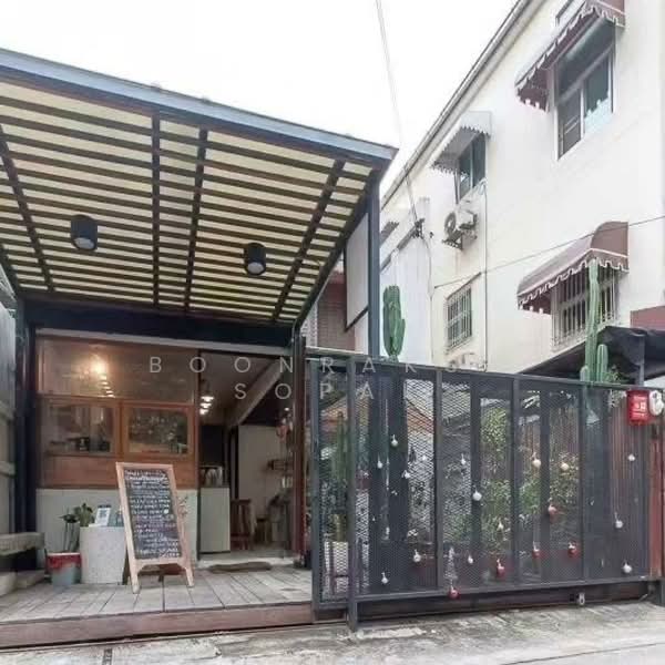 4-BR Townhouse, Bangkok, Thung Maha Mek, Sathon, Bangkok, 4 Bedrooms, 250 sqm, Townhouse For Rent, by Boonraksa Sopak, 500326334 - DDproperty.com