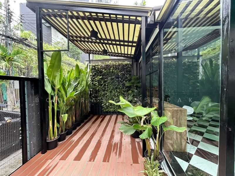 ทาวน์เฮ้าส์ 4-ห้องนอน, กรุงเทพ, ทุ่งมหาเมฆ, สาทร, กรุงเทพ, 250 ตร.ม., ทาวน์เฮ้าส์ ให้เช่า, โดย Boonraksa Sopak, 500326334 - DDproperty.com