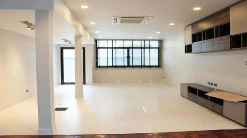 บ้านโมเดิร์นพร้อมสระว่ายน้ำส่วนตัว เลี้ยงสัตว์ได้ มีสวนขนาดใหญ่และพื้นที่ใช้สอยกว้างขวางในสุขุมวิท, กรุงเทพ, คลองตันเหนือ, วัฒนา, กรุงเทพ, 350 ตร.ม., บ้านเดี่ยว ให้เช่า, โดย Accom Asia, 500326397 - DDproperty.com