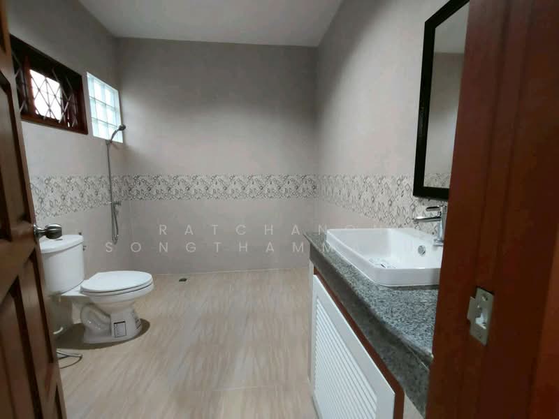4-BR House, Bangkok, Lat Phrao, Bangkok, 4 Bedrooms, 368 sqm, Single Detached House For Rent, by Ratchanon Songthammakul, 500326468 - DDproperty.com