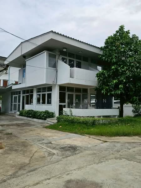 5-BR House, Bangkok, Lat Phrao, Bangkok, 5 Bedrooms, 495 sqm, Single Detached House For Rent, by Ratchanon Songthammakul, 500326470 - DDproperty.com