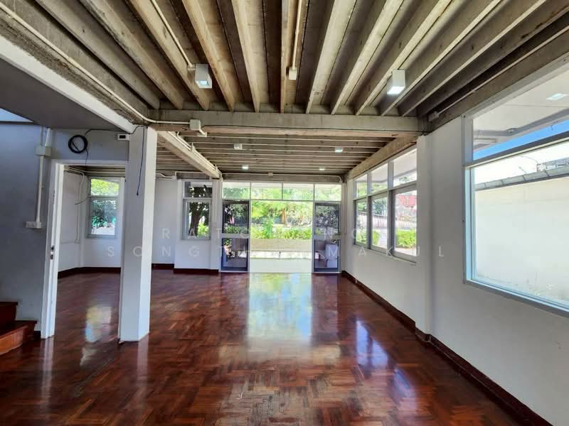 5-BR House, Bangkok, Lat Phrao, Bangkok, 5 Bedrooms, 495 sqm, Single Detached House For Rent, by Ratchanon Songthammakul, 500326470 - DDproperty.com