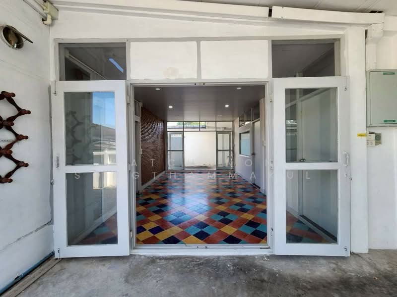 5-BR House, Bangkok, Lat Phrao, Bangkok, 5 Bedrooms, 495 sqm, Single Detached House For Rent, by Ratchanon Songthammakul, 500326470 - DDproperty.com