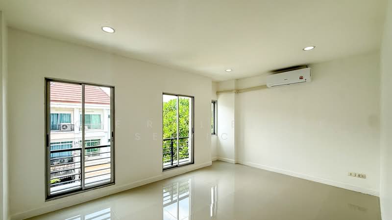 Urbanion Rama 9-Wongwaen, Bangkok, 80 Krungthep Kreetha Road, Saphan Sung, Bangkok, 3 Bedrooms, 210 sqm, Townhouse For Sale, by HOME Real Estate Service, 500326493 - DDproperty.com