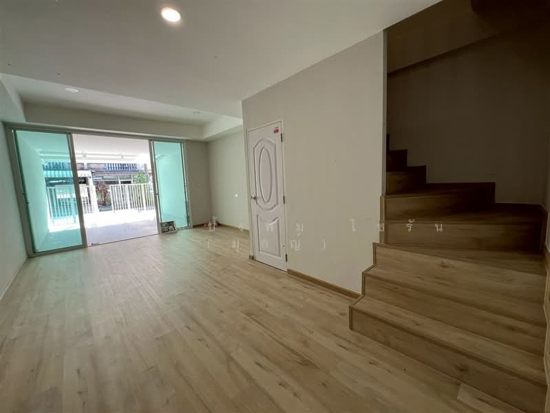 Moobaan Sena Villa 84, Bangkok, Khlong Chan, Bang Kapi, Bangkok, 2 Bedrooms, 100 sqm, Townhouse For Sale, by คุณ แป้งพิม ไซรัน (มุกญ์), 500326557 - DDproperty.com