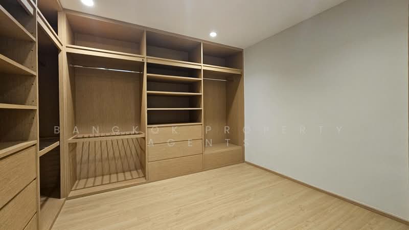 Vana Residence Sukhumvit 26, Bangkok, 38 Soi Attrakravee1, Sukhumvit 26 Road, Khong Tan, Khlong Toei, Bangkok, 4 Bedrooms, 380 sqm, Condo For Rent, by BANGKOK PROPERTY AGENTS, 500326626 - DDproperty.com