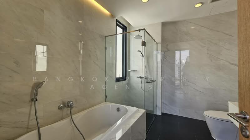 Vana Residence Sukhumvit 26, Bangkok, 38 Soi Attrakravee1, Sukhumvit 26 Road, Khong Tan, Khlong Toei, Bangkok, 4 Bedrooms, 380 sqm, Condo For Rent, by BANGKOK PROPERTY AGENTS, 500326626 - DDproperty.com