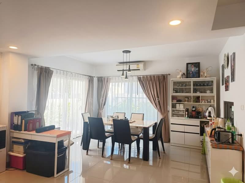 House of the Canary, Chon Buri (Pattaya), 3241 Road, Surasak, Si Racha, Chon Buri (Pattaya), 3 Bedrooms, 172 sqm, Single Detached House For Rent, by Pronthip Wattanasatiengul, 500326627 - DDproperty.com