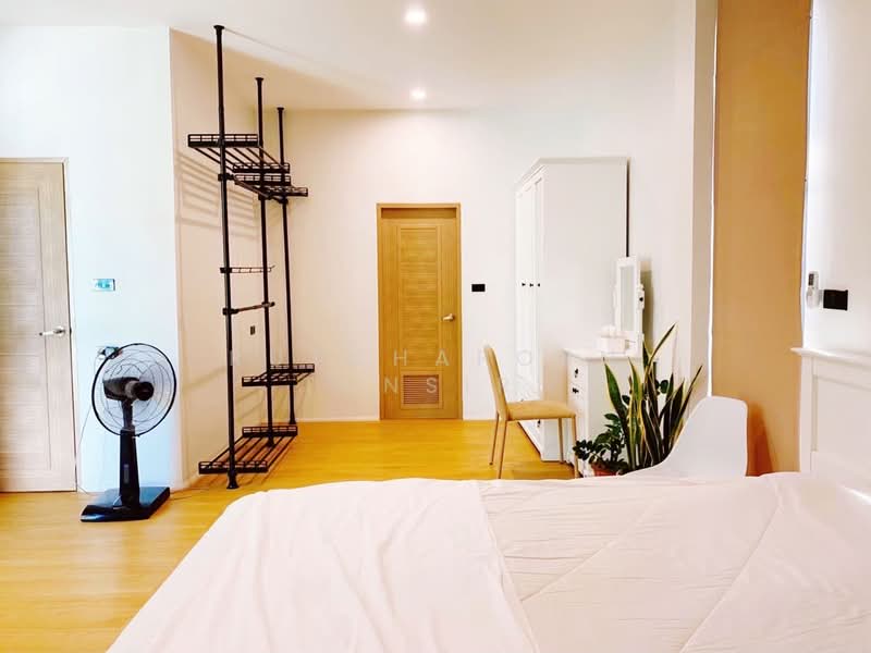 บ้านให้เช่า – ใกล้โรงเรียนช่องฟ้าซินเซิงวาณิชบำรุง เพียง 10 นาที ค่าเช่า 25,000 บาท/ เดือน No.15H329, Chiang Mai, Tha Wang Tal, Saraphi, Chiang Mai, 3 Bedrooms, 150 sqm, Single Detached House For Rent, by Rutchaporn Tunsiri, 500326691 - DDproperty.com