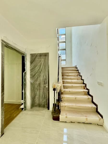 4-BR House, Bangkok, Saphan Sung, Bangkok, 4 Bedrooms, 400 sqm, Single Detached House For Rent, by Thachaya Buanong, 500326720 - DDproperty.com