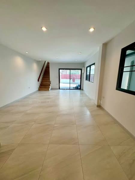 Home/Office, Near Expressway, Lad Phrao Soi 87, Bangkok, Wang Thonglang, Bangkok, , 175 sqm, Office Space For Rent, by Thiti Boonchurn, 500326775 - DDproperty.com