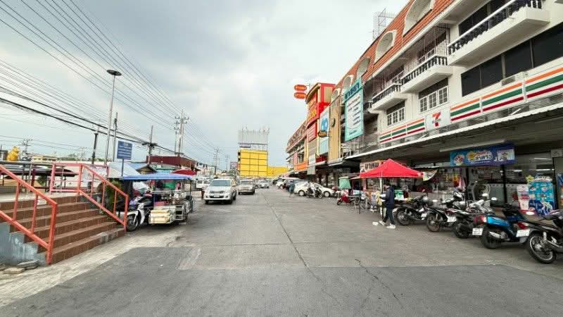ทาวน์เฮ้าส์ สินสมบูรณ์ ติดถนนพุทธมณฑลสาย 4 ราคาถูกมาก, Samut Sakhon, พุทธมณฑลสาย 4, Om Noi, Krathum Baen, Samut Sakhon, 2 Bedrooms, 81 sqm, Townhouse For Sale, by คุณ นนทิตา ( ต่าย ), 500326795 - DDproperty.com