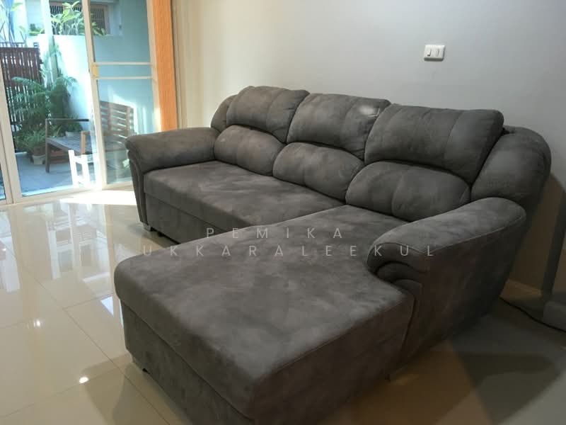 Thanapat Haus Sathorn - Narathiwas, Bangkok, Soi Chuen Chitrung, Nontri Road, Chong Nonsi, Yan Nawa, Bangkok, 3 Bedrooms, 200 sqm, Townhouse For Sale, by Pemika Aukkaraleekul, 500326809 - DDproperty.com