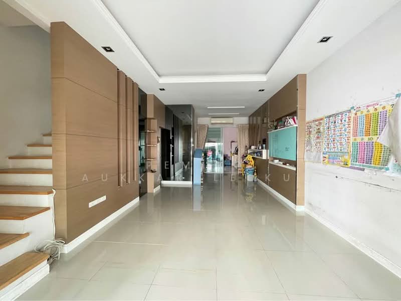 Baan Klang Muang Ratchada 36, Bangkok, Ratchadaphisek 36 Intersection 9-3-6, Chan Kasem, Chatuchak, Bangkok, 3 Bedrooms, 164 sqm, Townhouse For Sale, by Pemika Aukkaraleekul, 500326860 - DDproperty.com