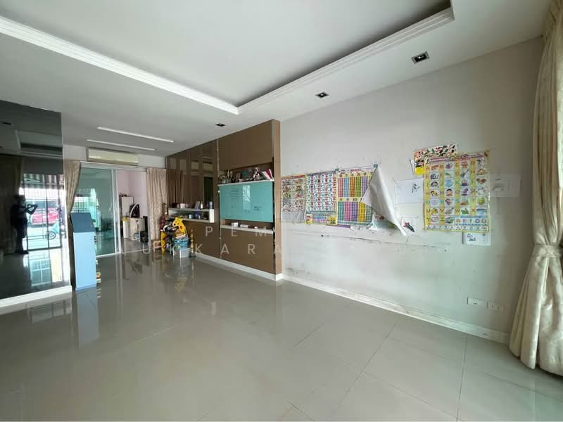 Baan Klang Muang Ratchada 36 : บ้านกลางเมือง รัชดา 36, กรุงเทพ, รัชดาภิเษก 36 แยก 9-3-6, จันทรเกษม, จตุจักร, กรุงเทพ, 164 ตร.ม., ทาวน์เฮ้าส์ ขาย, โดย Pemika Aukkaraleekul, 500326860 - DDproperty.com
