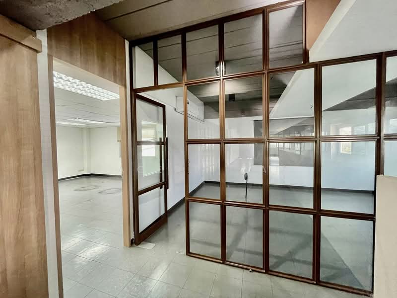 Commercial space for rent on the 3rd floor of a building in the Ladprao area, Nak Niwas Road (SPSAD3, Bangkok, Lat Phrao, Bangkok, , 240 sqm, Office Space For Rent, by Agent Pla, 500326919 - DDproperty.com