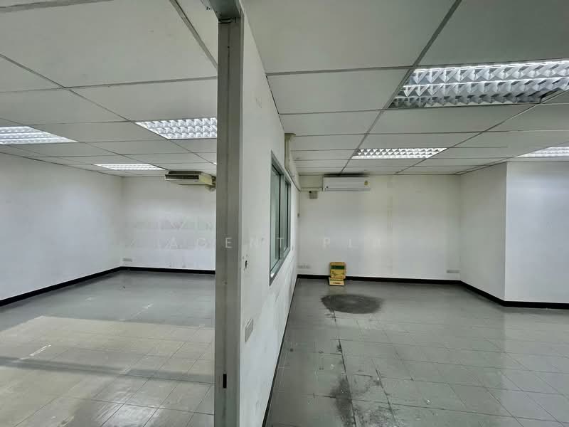 Commercial space for rent on the 3rd floor of a building in the Ladprao area, Nak Niwas Road (SPSAD3, Bangkok, Lat Phrao, Bangkok, , 240 sqm, Office Space For Rent, by Agent Pla, 500326919 - DDproperty.com