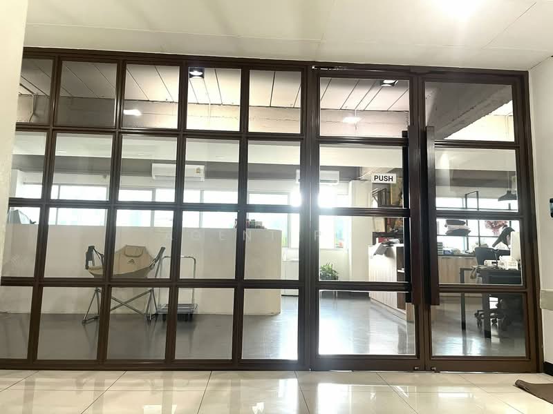 Commercial space for rent on the 3rd floor of a building in the Ladprao area, Nak Niwas Road (SPSAD3, Bangkok, Lat Phrao, Bangkok, , 240 sqm, Office Space For Rent, by Agent Pla, 500326919 - DDproperty.com