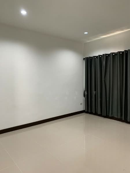 หมู่บ้านพานาวิววิลเลจ ชลบุรี, Chon Buri (Pattaya), Sanak Bok, Muang Chon Buri, Chon Buri (Pattaya), 3 Bedrooms, 120 sqm, Semi-Detached House (Twin House) For Sale, by The Best Property นัท, 500326937 - DDproperty.com