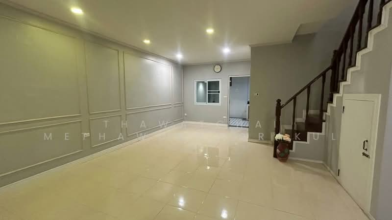 ทาวน์เฮ้าส์ 3-ห้องนอน, กรุงเทพ, ดอกไม้, ประเวศ, กรุงเทพ, 150 ตร.ม., ทาวน์เฮ้าส์ ขาย, โดย Thawatchai Methawongworakul, 500326941 - DDproperty.com
