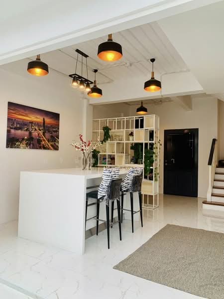 Baan Klang Krung Office Park Bangna, Bangkok, Soi Ban Klang Krung Village Office Park, Bang Na, Bangkok, 3 Bedrooms, 200 sqm, Townhouse For Rent, by ปรินทร์ญาดา ชิณโชติ, 500326998 - DDproperty.com