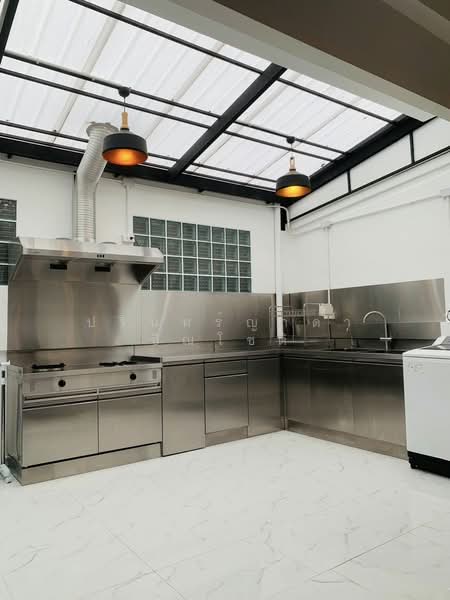 Baan Klang Krung Office Park Bangna, Bangkok, Soi Ban Klang Krung Village Office Park, Bang Na, Bangkok, 3 Bedrooms, 200 sqm, Townhouse For Rent, by ปรินทร์ญาดา ชิณโชติ, 500326998 - DDproperty.com