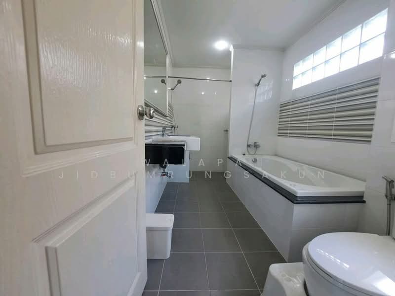 undefined, Bangkok, Khlong Song Ton Nun, Lat Krabang, Bangkok, 4 Bedrooms, 210 sqm, Single Detached House For Sale, by Walapa Jidbumrungsakun, 500327023 - DDproperty.com