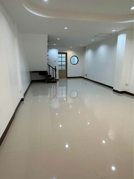 2-BR Townhouse, Bangkok, Phlapphla, Wang Thonglang, Bangkok, 2 Bedrooms, 110 sqm, Townhouse For Sale, by Thananith Ittitulyapong, 500327115 - DDproperty.com