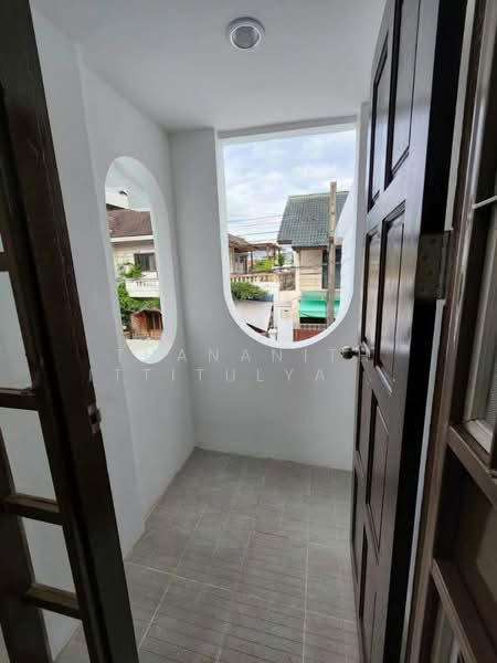 2-BR Townhouse, Bangkok, Phlapphla, Wang Thonglang, Bangkok, 2 Bedrooms, 110 sqm, Townhouse For Sale, by Thananith Ittitulyapong, 500327115 - DDproperty.com