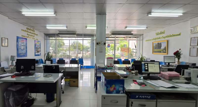 อาคารพาณิชย์ 4.5 ชั้น ติดถนนลาดพร้าว หน้าซอยลาดพร้าว 72 ขายพร้อมผู้เช่าระยะยาว, กรุงเทพ, ลาดพร้าว, วังทองหลาง, กรุงเทพ, 432 ตร.ม., ตึกแถว-อาคารพาณิชย์ ขาย, โดย คุณ พลอยวาลินน์ (วาลินน์), 500327117 - DDproperty.com