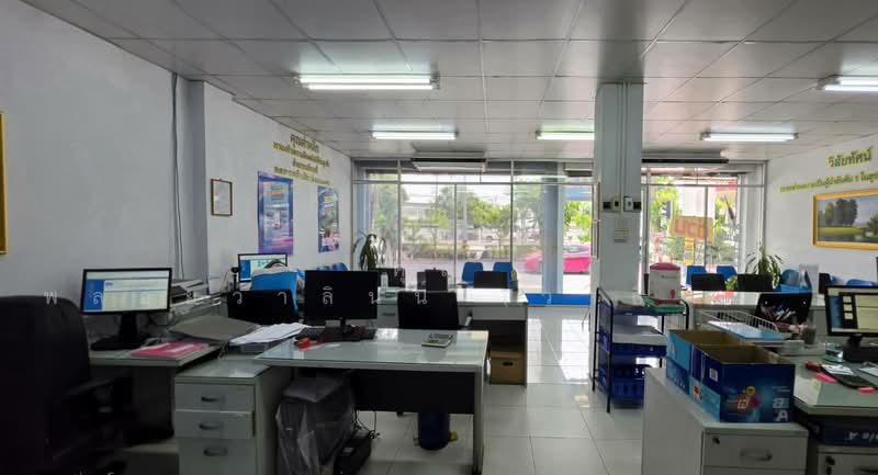 อาคารพาณิชย์ 4.5 ชั้น ติดถนนลาดพร้าว หน้าซอยลาดพร้าว 72 ขายพร้อมผู้เช่าระยะยาว, กรุงเทพ, ลาดพร้าว, วังทองหลาง, กรุงเทพ, 432 ตร.ม., ตึกแถว-อาคารพาณิชย์ ขาย, โดย คุณ พลอยวาลินน์ (วาลินน์), 500327117 - DDproperty.com
