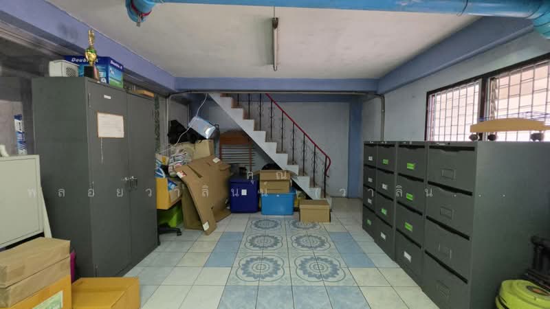 อาคารพาณิชย์ 4.5 ชั้น ติดถนนลาดพร้าว หน้าซอยลาดพร้าว 72 ขายพร้อมผู้เช่าระยะยาว, กรุงเทพ, ลาดพร้าว, วังทองหลาง, กรุงเทพ, 432 ตร.ม., ตึกแถว-อาคารพาณิชย์ ขาย, โดย คุณ พลอยวาลินน์ (วาลินน์), 500327117 - DDproperty.com