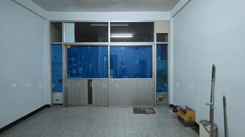 อาคารพาณิชย์ 4.5 ชั้น ติดถนนลาดพร้าว หน้าซอยลาดพร้าว 72 ขายพร้อมผู้เช่าระยะยาว, Bangkok, ลาดพร้าว, Wang Thonglang, Bangkok, , 432 sqm, Shophouse For Sale, by คุณ พลอยวาลินน์ (วาลินน์), 500327117 - DDproperty.com