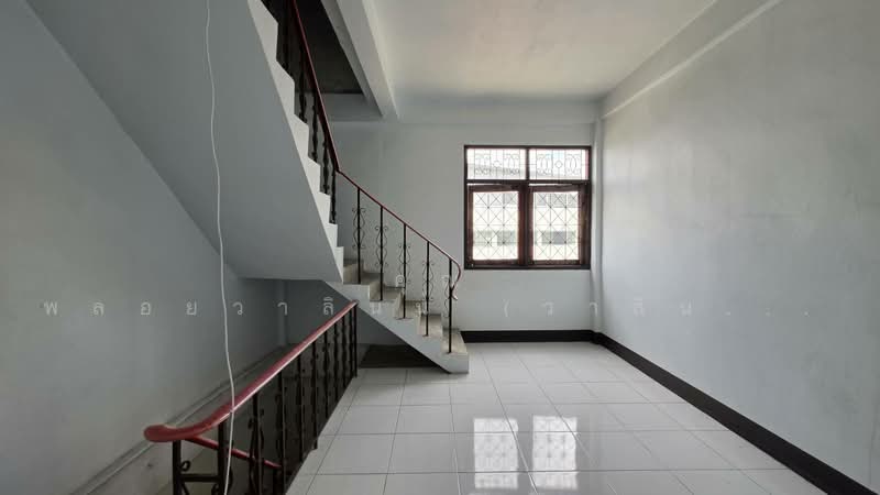 อาคารพาณิชย์ 4.5 ชั้น ติดถนนลาดพร้าว หน้าซอยลาดพร้าว 72 ขายพร้อมผู้เช่าระยะยาว, Bangkok, ลาดพร้าว, Wang Thonglang, Bangkok, , 432 sqm, Shophouse For Sale, by คุณ พลอยวาลินน์ (วาลินน์), 500327117 - DDproperty.com