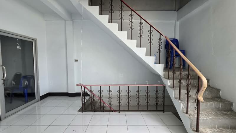 อาคารพาณิชย์ 4.5 ชั้น ติดถนนลาดพร้าว หน้าซอยลาดพร้าว 72 ขายพร้อมผู้เช่าระยะยาว, Bangkok, ลาดพร้าว, Wang Thonglang, Bangkok, , 432 sqm, Shophouse For Sale, by คุณ พลอยวาลินน์ (วาลินน์), 500327117 - DDproperty.com