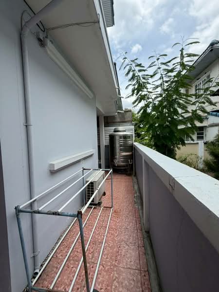 หมู่บ้านมณีรินทร์ รัตนาธิเบศร์, Nonthaburi, ถนนรัตนาธิเบศร์, Sai Ma, Muang Nonthaburi, Nonthaburi, 3 Bedrooms, 200 sqm, Single Detached House For Sale, by คุณจุ๊บ, 500327169 - DDproperty.com