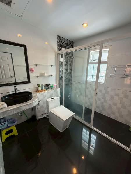 หมู่บ้านมณีรินทร์ รัตนาธิเบศร์, Nonthaburi, ถนนรัตนาธิเบศร์, Sai Ma, Muang Nonthaburi, Nonthaburi, 3 Bedrooms, 200 sqm, Single Detached House For Sale, by คุณจุ๊บ, 500327169 - DDproperty.com