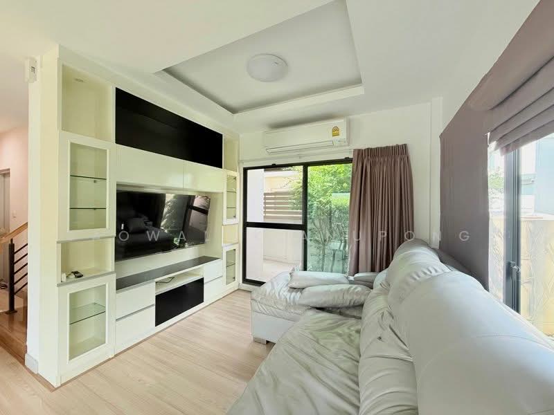 Life Bangkok Boulevard Wongwaen-Rama 9 : ไลฟ์ บางกอก บูเลอวาร์ด วงแหวน-พระราม9, กรุงเทพ, ถนนกาญจนาภิเษก, สะพานสูง, กรุงเทพ, 207 ตร.ม., บ้านเดี่ยว ขาย, โดย Saowaluk Anupong, 500327203 - DDproperty.com