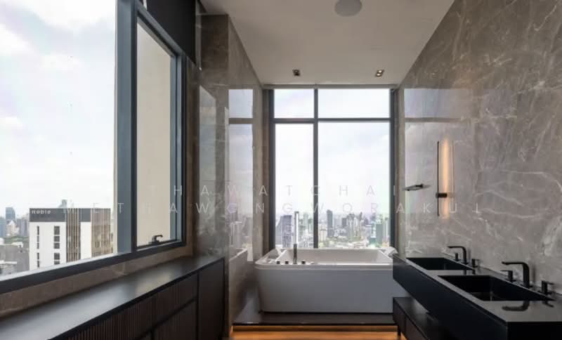 The Esse Asoke, Bangkok, 333 Soi Sukhumvit 21, Sukhumvit Road, Khlongtoei Nua, Watthana, Bangkok, 2 Bedrooms, 158 sqm, Condo For Sale, by Thawatchai Methawongworakul, 500327210 - DDproperty.com
