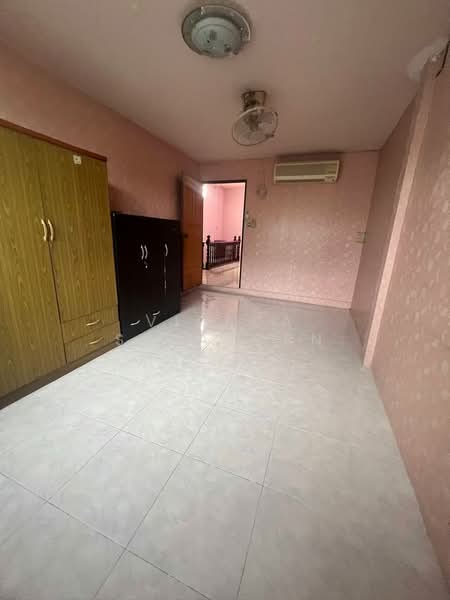 4-BR Townhouse, Bangkok, Bangpakok, Rat Burana, Bangkok, 4 Bedrooms, 325 sqm, Townhouse For Sale, by Vipada Supaporn, 500327231 - DDproperty.com