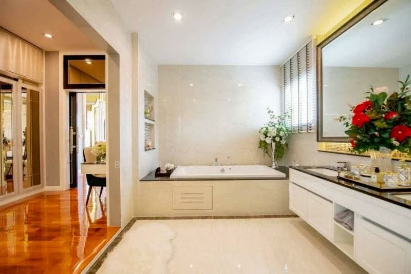 The Grand Lux Bangna-Suanluang, Bangkok, Kanchanaphisek Road, Dok Mai, Prawet, Bangkok, 4 Bedrooms, 537 sqm, Single Detached House For Rent, by Walapa Jidbumrungsakun, 500327265 - DDproperty.com