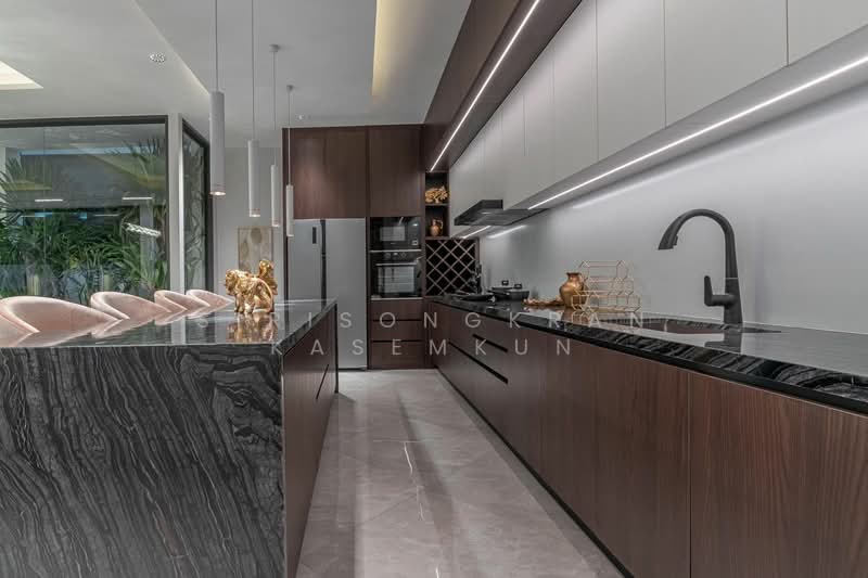 5-BR House, Chon Buri (Pattaya), Nong Pru, Bang Lamung (Pattaya), Chon Buri (Pattaya), 5 Bedrooms, 300 sqm, Single Detached House For Sale, by Sirisongkran Kasemkun, 500327360 - DDproperty.com