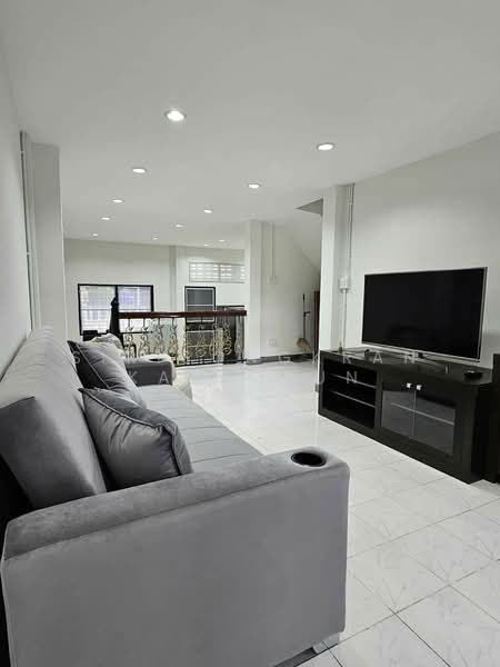 3-BR Townhouse, Chon Buri (Pattaya), Na Kloe, Bang Lamung (Pattaya), Chon Buri (Pattaya), 3 Bedrooms, 167 sqm, Townhouse For Rent, by Sirisongkran Kasemkun, 500327364 - DDproperty.com