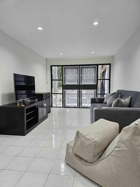 3-BR Townhouse, Chon Buri (Pattaya), Na Kloe, Bang Lamung (Pattaya), Chon Buri (Pattaya), 3 Bedrooms, 167 sqm, Townhouse For Rent, by Sirisongkran Kasemkun, 500327364 - DDproperty.com
