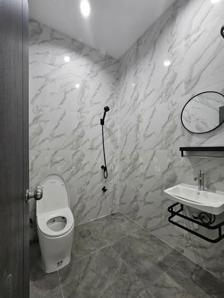 3-BR Townhouse, Chon Buri (Pattaya), Na Kloe, Bang Lamung (Pattaya), Chon Buri (Pattaya), 3 Bedrooms, 167 sqm, Townhouse For Rent, by Sirisongkran Kasemkun, 500327364 - DDproperty.com