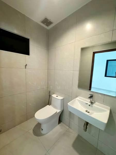 บ้านแฝด ลาดพร้าว 87 แยก 28, Bangkok, Khlong Chaokhun Sing, Wang Thonglang, Bangkok, 3 Bedrooms, 175 sqm, Semi-Detached House (Twin House) For Rent, by Jutarat Jitmun, 500327421 - DDproperty.com